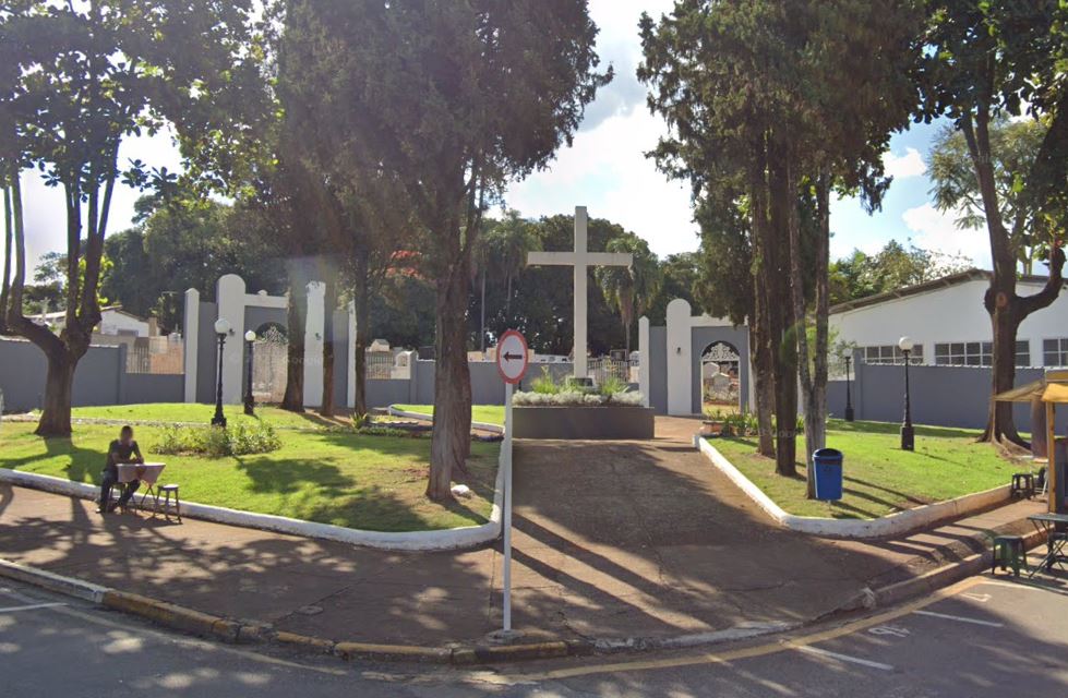 Araçoiaba da Serra realiza feira de finados e abre cemitério municipal para homenagens